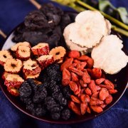 脸上有斑吃哪几味中药，中药祛斑秘方