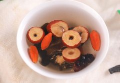 枸杞子和什么泡水喝补肾壮阳，四种枸杞茶最补
